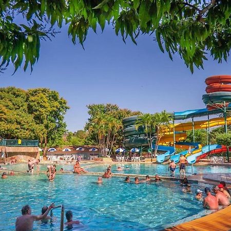 Caldas Novas - Piazza Diroma - Com Ingressos Do Acqua Park Todos Os Dias Exterior photo
